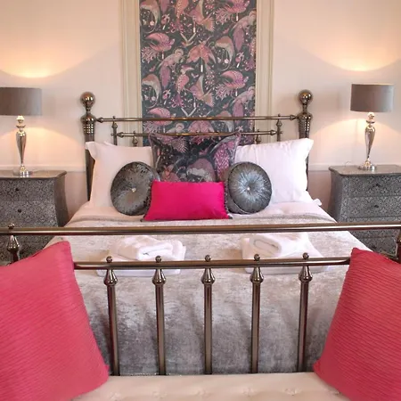 Le Logis D'epargnes And Bed & Breakfast 4*