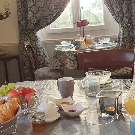 Le Logis D'epargnes And Bed & Breakfast *