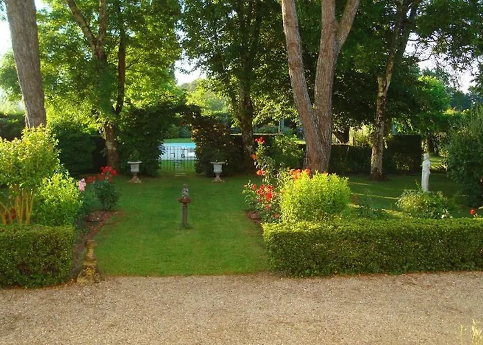 Bed and breakfast Le Logis D'epargnes And 4*