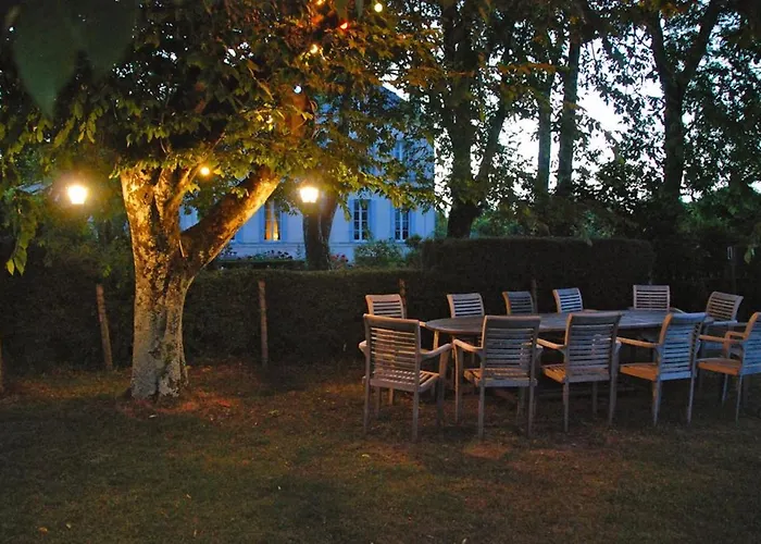 Le Logis D'epargnes And Bed and breakfast 4*