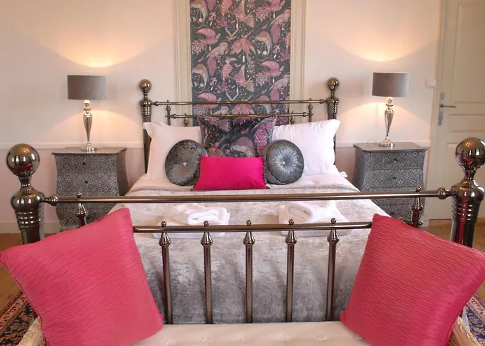 Le Logis D'epargnes And Bed and breakfast 4*