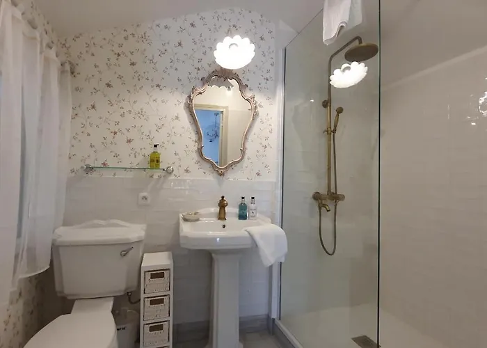 Le Logis D'epargnes And Bed and breakfast 4*