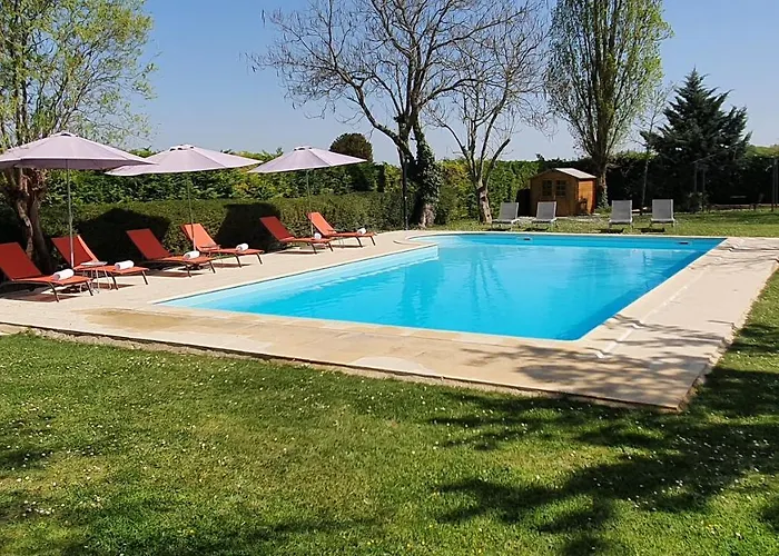 Le Logis D'epargnes And Bed and breakfast 4*