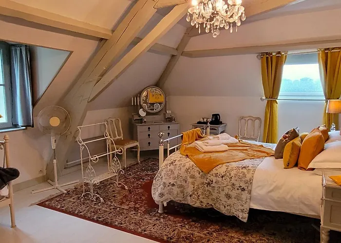 Le Logis D'epargnes And Bed and breakfast Epargnes